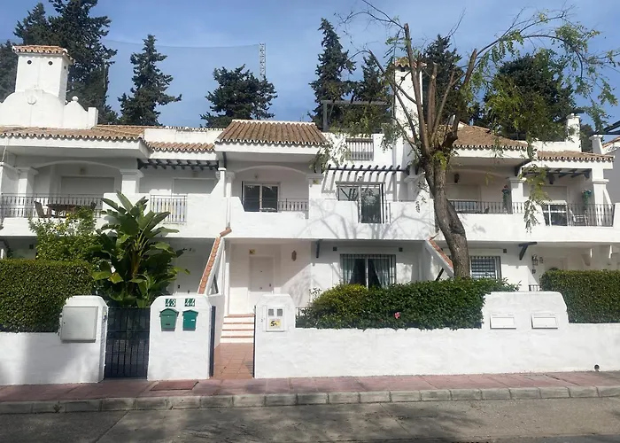 Newly Refurbished Townhouse Los Naranjos, Puerto Banus
