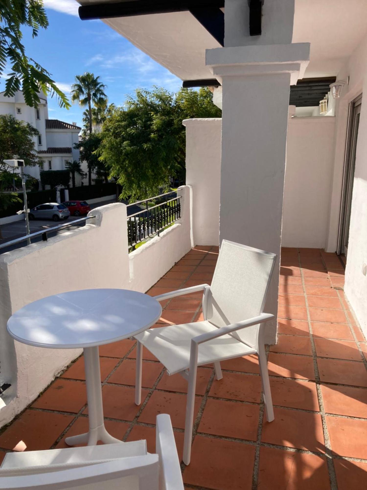Newly Refurbished Townhouse Naranjos, Puerto Banus Сasa de vacaciones *