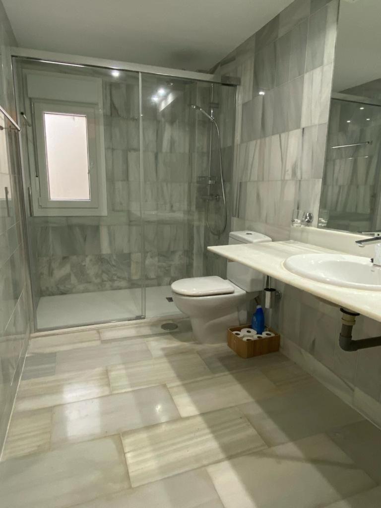Newly Refurbished Townhouse Naranjos, Puerto Banus Сasa de vacaciones Marbella