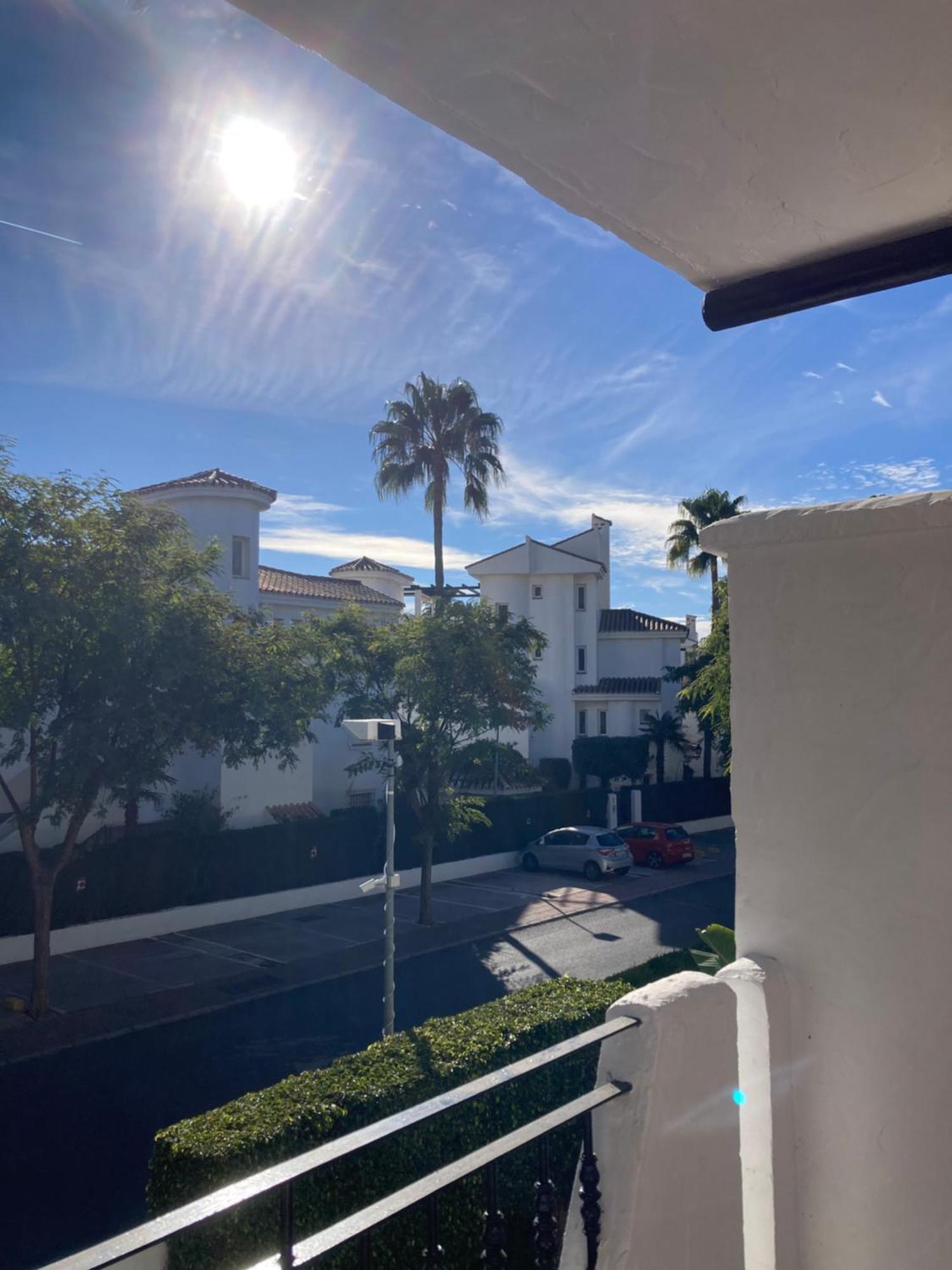 Сasa de vacaciones Newly Refurbished Townhouse Naranjos, Puerto Banus *