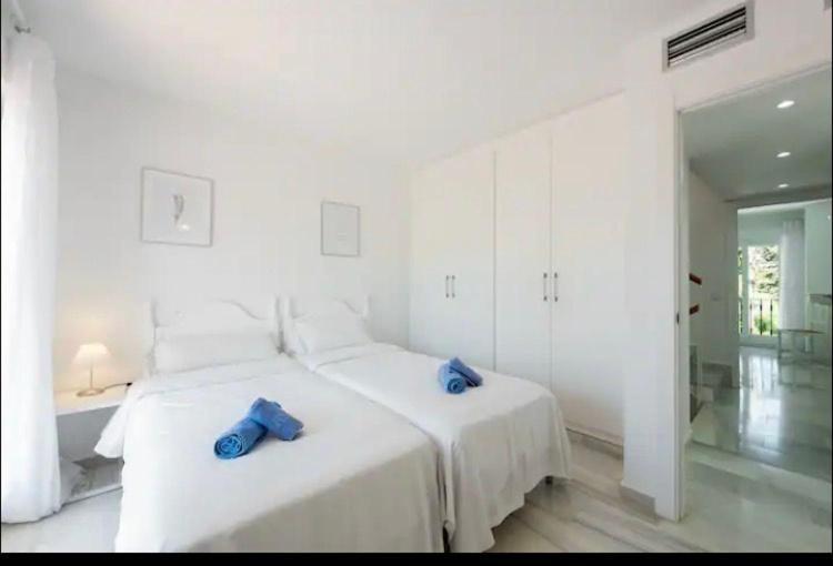 Newly Refurbished Townhouse Naranjos, Puerto Banus Сasa de vacaciones *
